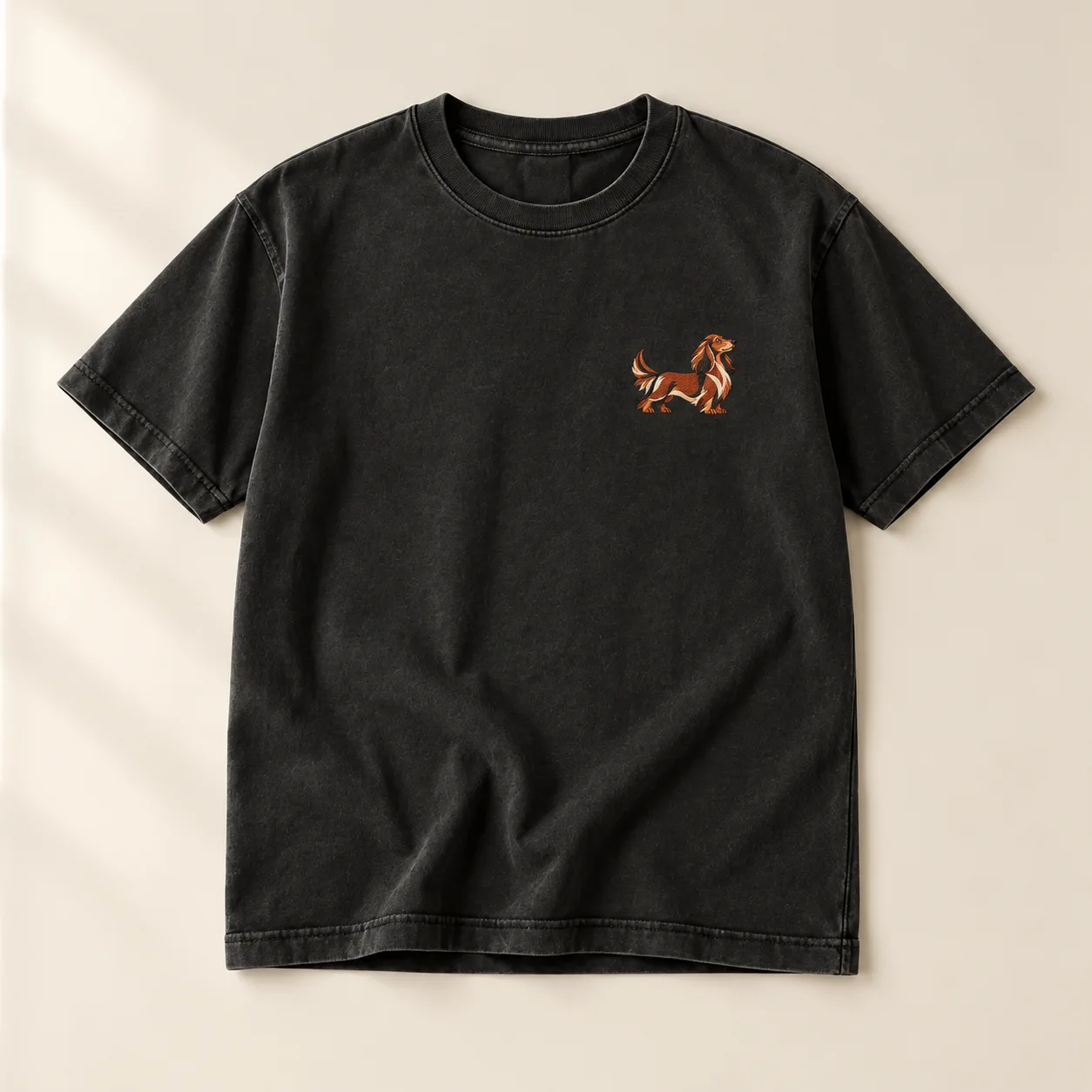 Sort Signature T-Shirt med dachshundbroderi foran